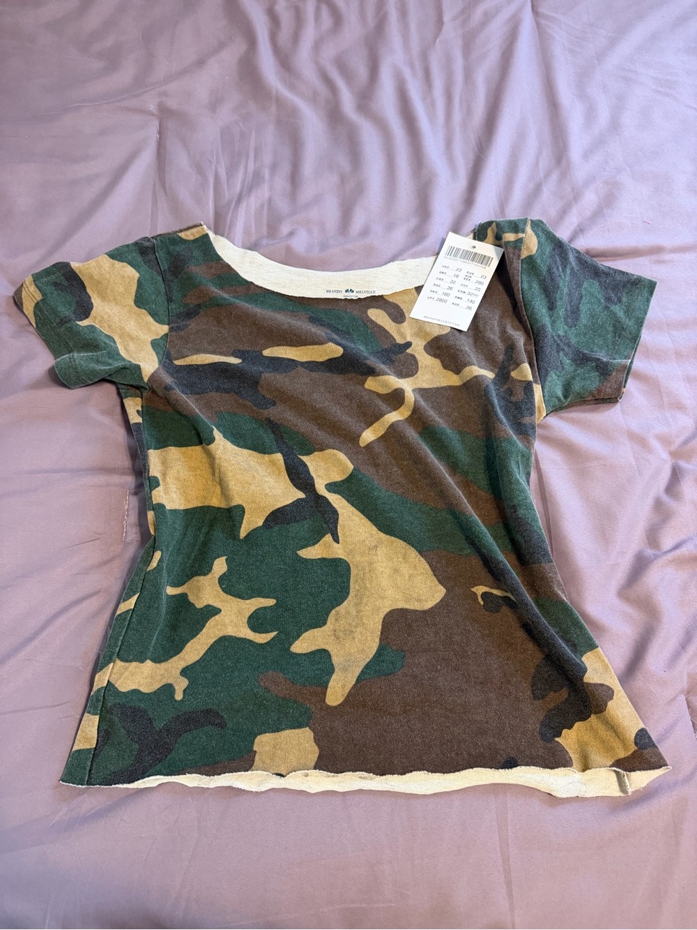 Brandy Melville Green Camo Short Sleeve Tee